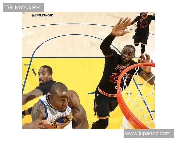 骑士与勇士总决赛第五场激战回顾荣耀时刻与关键球员表现分析 骑士与勇士总决赛第五场激战回顾荣耀时刻与关键球员表现分析