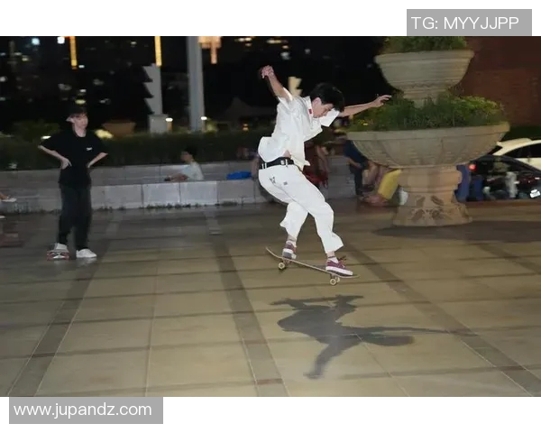 深圳滑板队创新盯防策略解析助力团队提升竞技水平与战术灵活性 深圳滑板队创新盯防策略解析助力团队提升竞技水平与战术灵活性